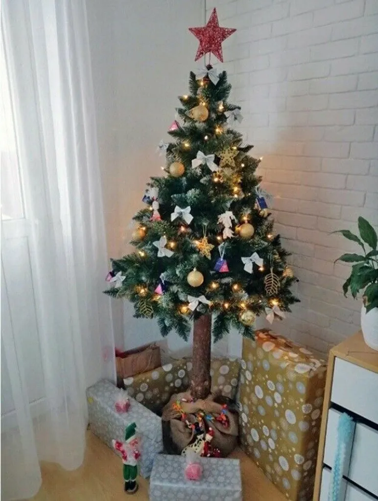 Weihnachtsbaum Diamant Kiefer Auf Naturstamm Mit Zapfen Dichter Christbaum 180cm – Bild 11