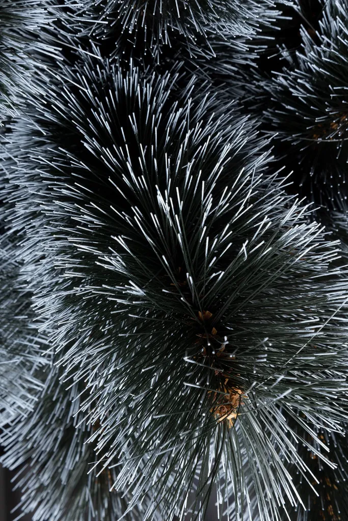 Saska Garden Weihnachtsbaum Künstlich 180cm - Schöne Weihnachtsdeko - PVC Künstlicher Weihnachtsbaum - Tannenbaum Künstlich Mit Schnee-Effekt – Bild 2