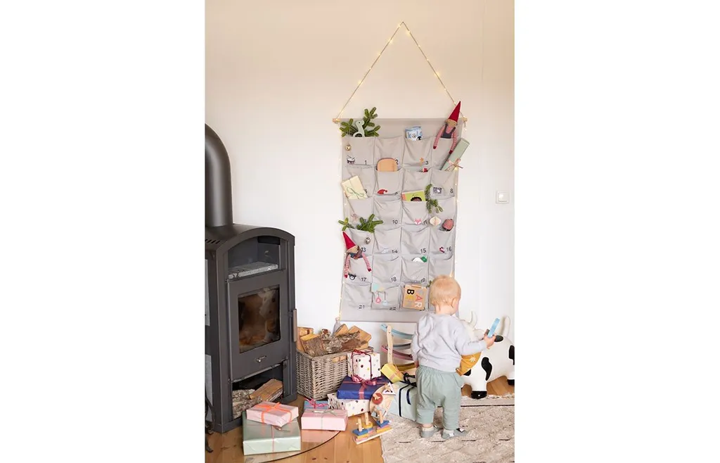 Kindsgut Adventskalender Aus 100% Baumwolle Zum Befüllen, Für Kinder Und Klein-Kinder, Mit 24 Türchen Zum Aufmachen Und Öffnen, Dezente Farben Und Schlichtes Design – Bild 4