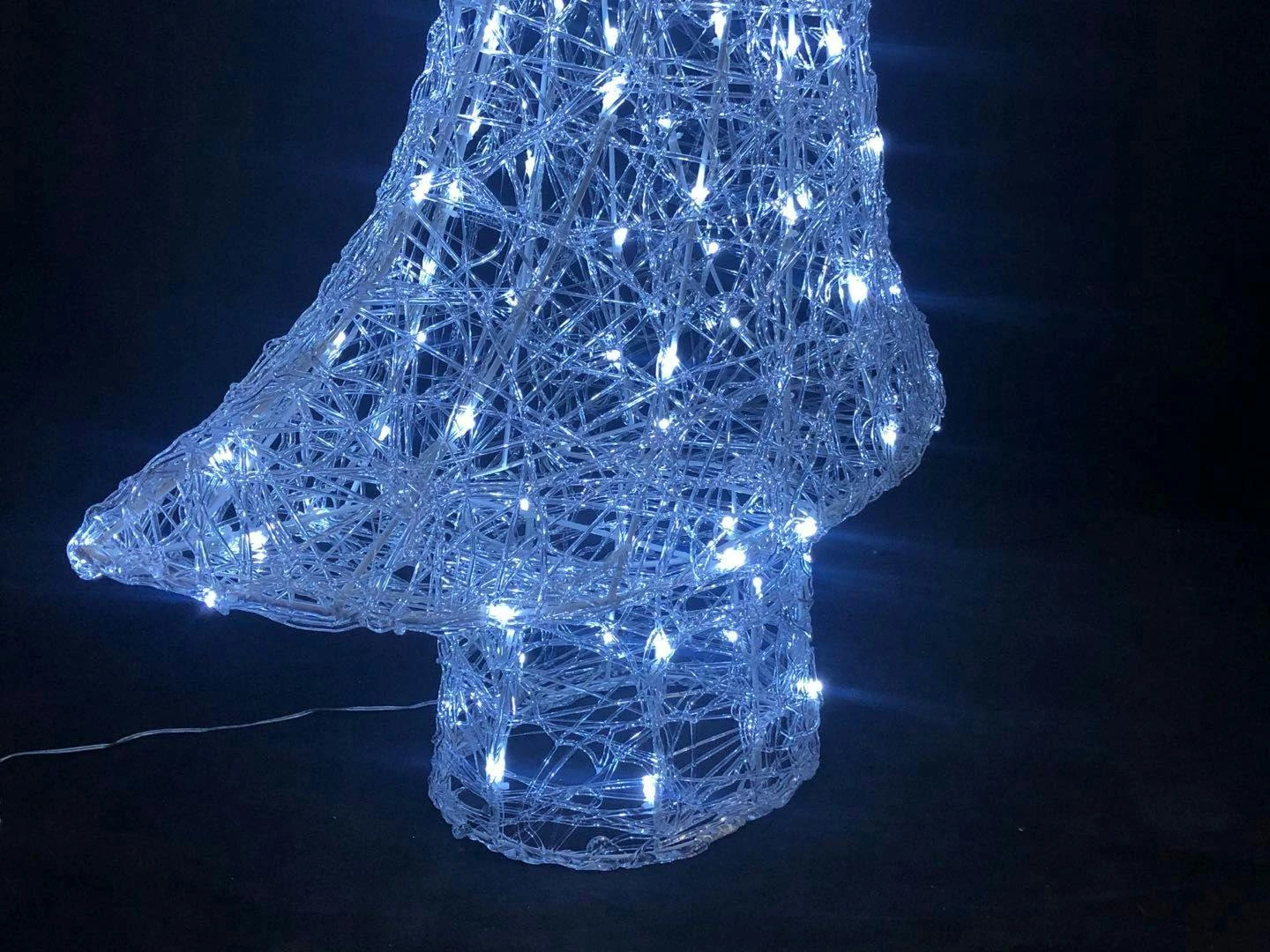 Tarrington House Acryl-Weihnachtsbaum, Kupfer/ PVC, 85 X 25 X 150 Cm, 160 LED, 3.6 W, Kaltweiß – Bild 6