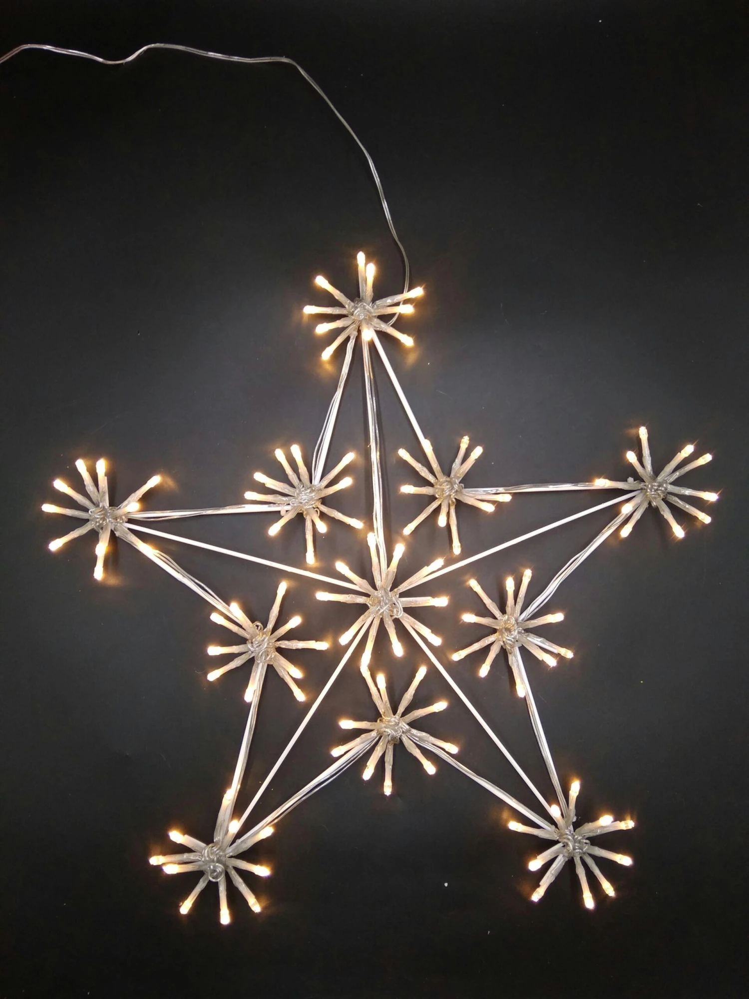 Tarrington House LED Strahlenstern, Metall/PVC, 47 X 49 X 7 Cm, 110 LED, 3 W