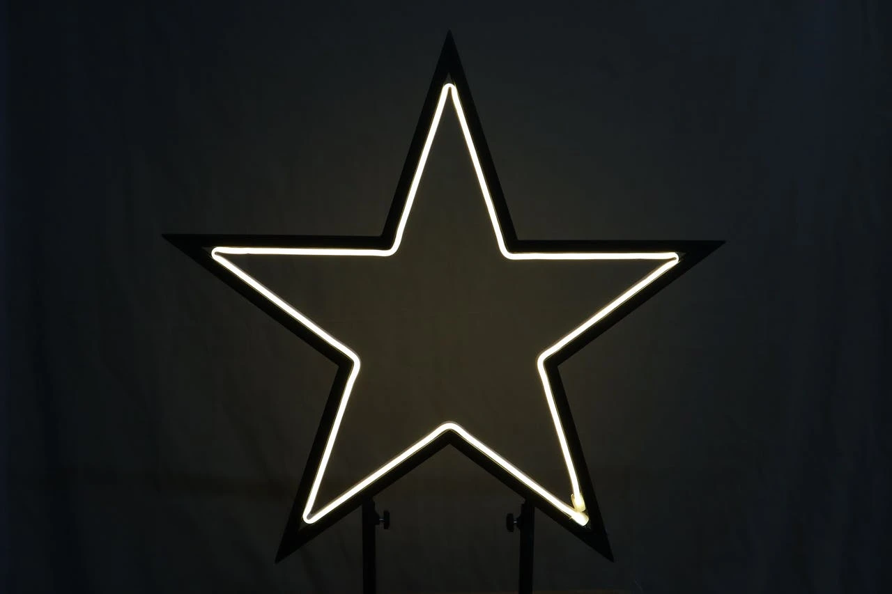 Tarrington House LED Strahlenstern, Metall/PVC, 47 X 49 X 7 Cm, 110 LED, 3 W – Bild 3