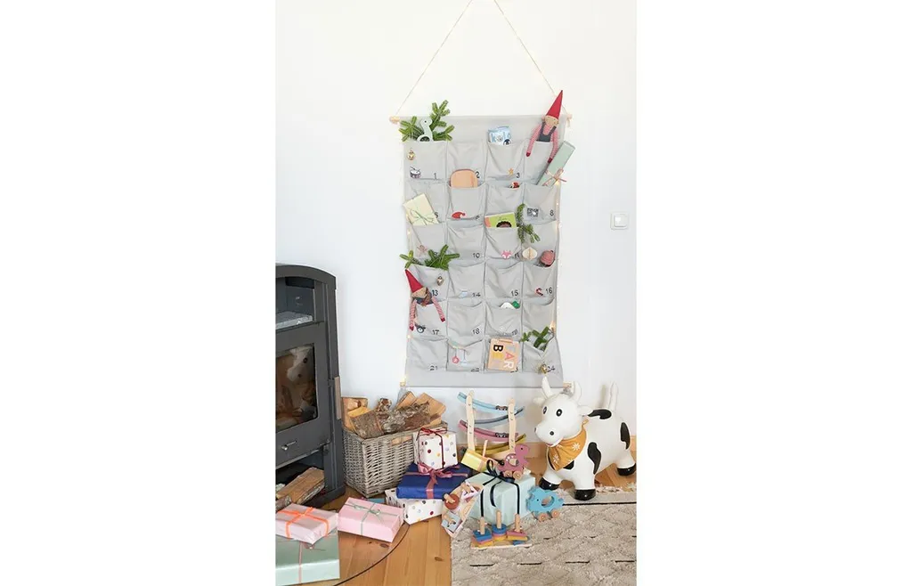 Kindsgut Adventskalender Aus 100% Baumwolle Zum Befüllen, Für Kinder Und Klein-Kinder, Mit 24 Türchen Zum Aufmachen Und Öffnen, Dezente Farben Und Schlichtes Design – Bild 2