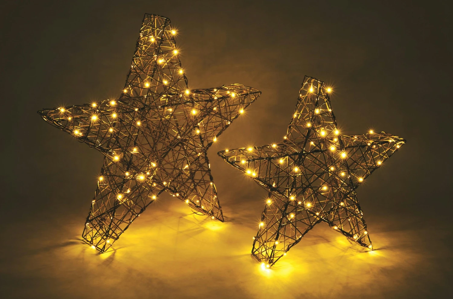 Tarrington House Acryl-Weihnachtsbaum, Kupfer/ PVC, 85 X 25 X 150 Cm, 160 LED, 3.6 W, Kaltweiß – Bild 3